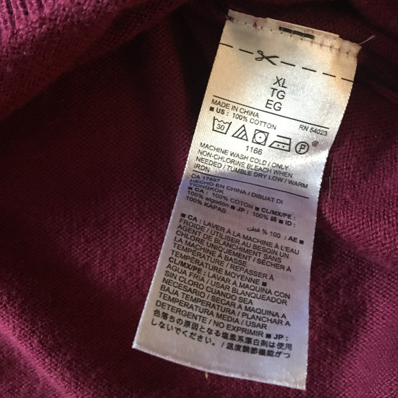 Old Navy burgundy floral knit top - Picture 2 of 5